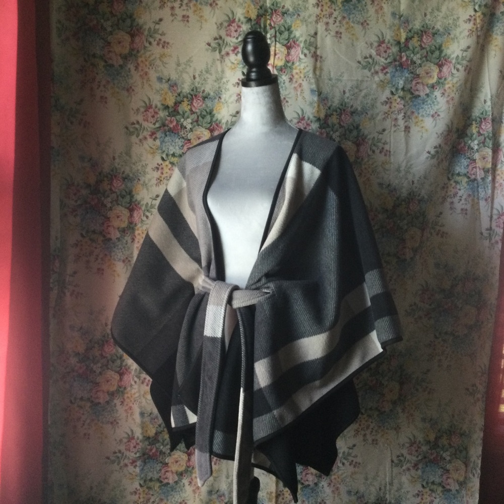 Jones New York Vest Cape